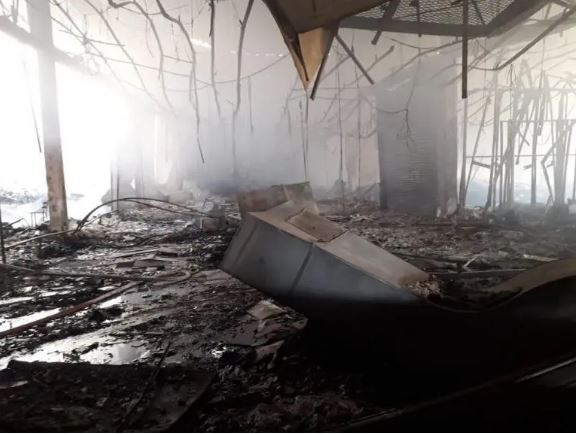 Quase 60% de shopping de Maring fica destrudo depois de incndio